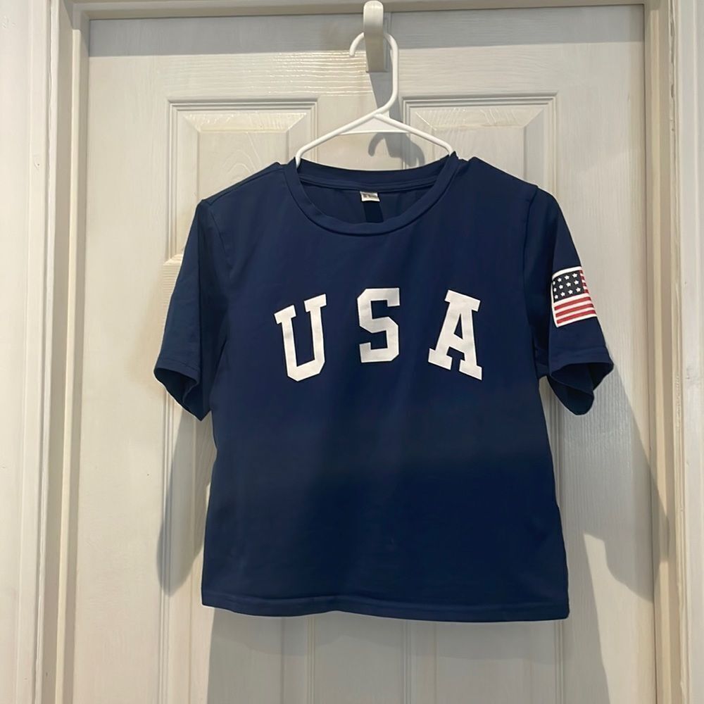 USA crop top SZ medium